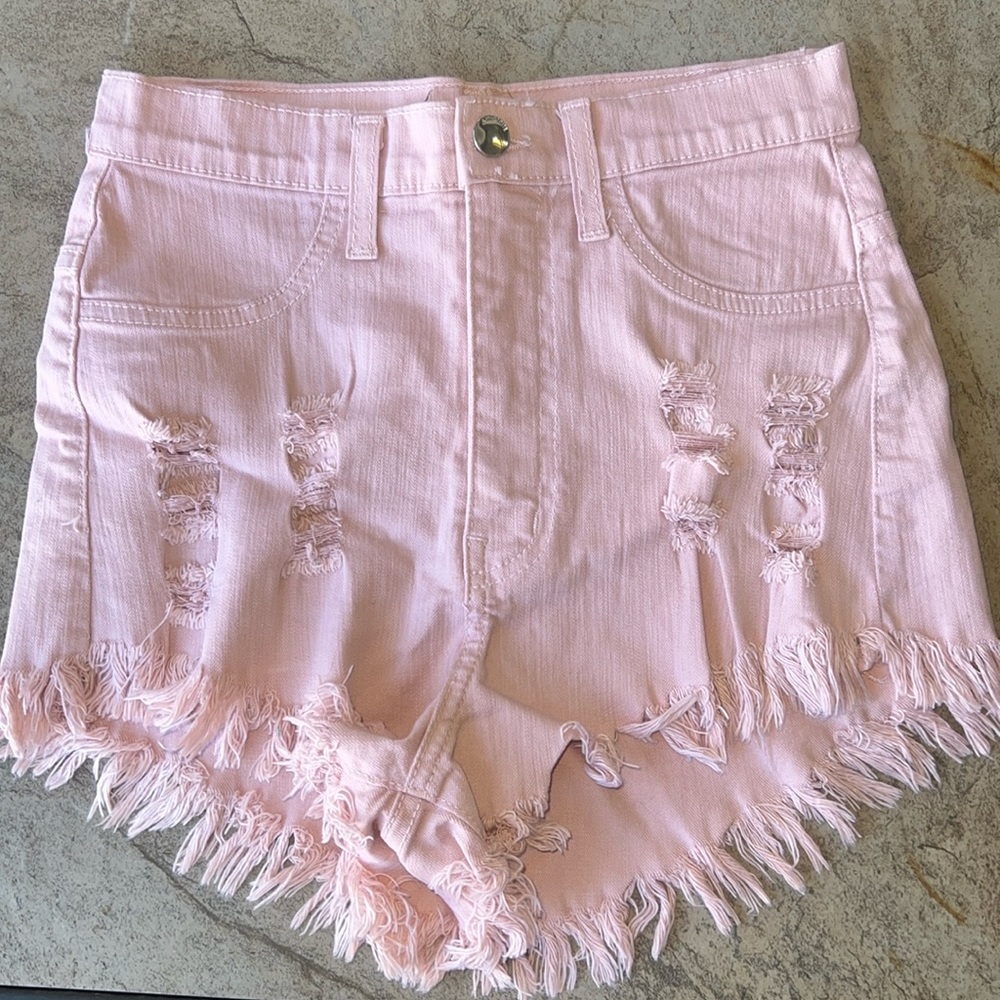 ☀️Super High Waisted Distressed Thrashed shorts. Size medium